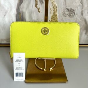 NWT Tory Burch Robinson Continental Wallet in Gingko Leaf/Windstorm